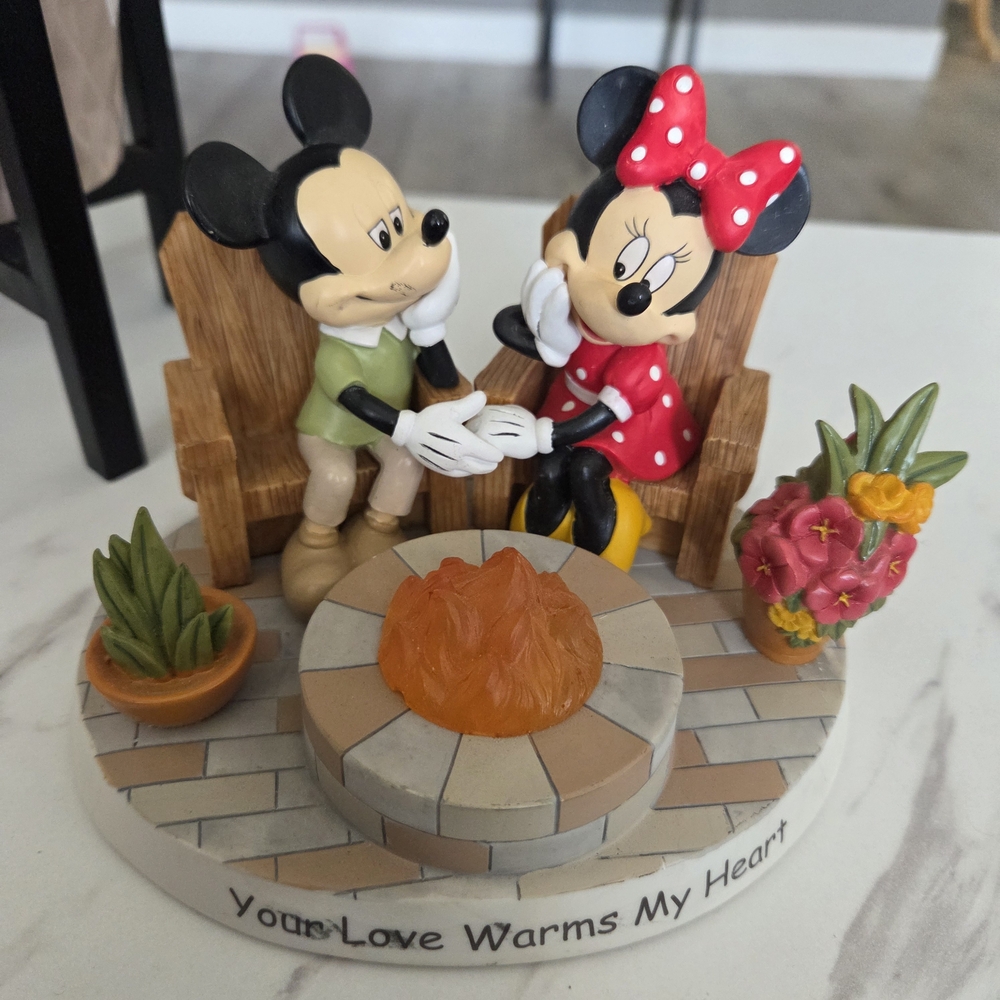 Disney Mickey and Minnie Mouse Figurine - Red and Black